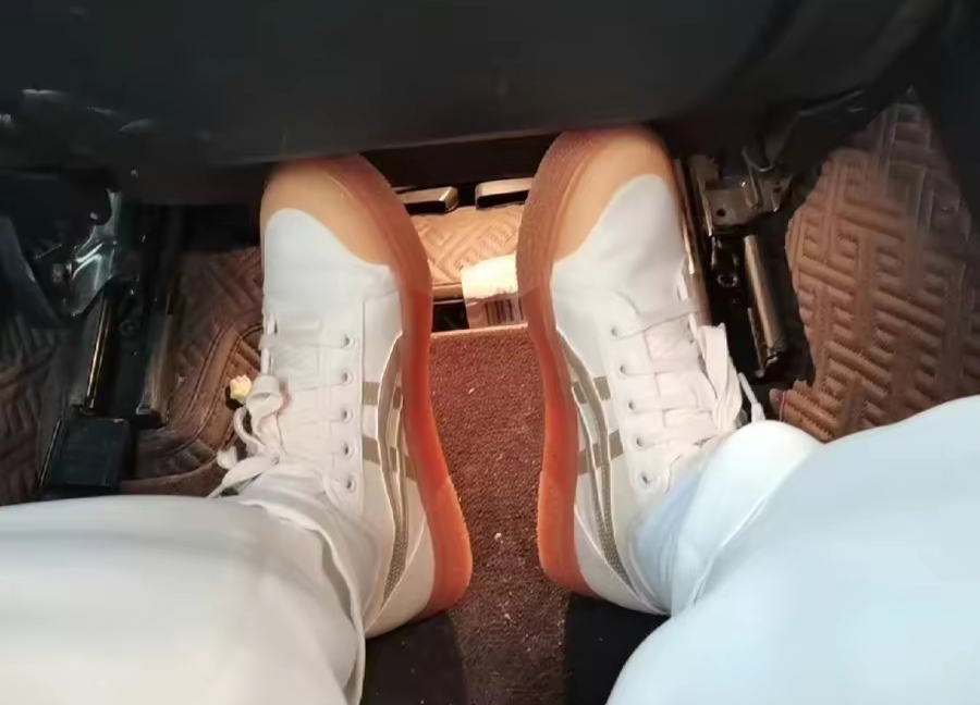 Giày Asics Court Trail 'CreamWhite Brown' 1203A147-700