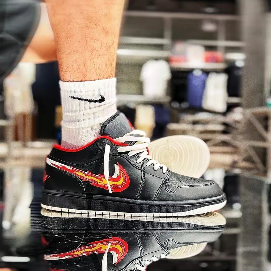 Giày Nike Air Jordan 1 Low SE 'Just Skate Black' FJ7073-010