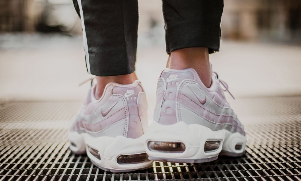 Giày Nike Air Max 95 Deluxe 'Particle Rose' AA1103-600 – AUTHENTIC SHOES