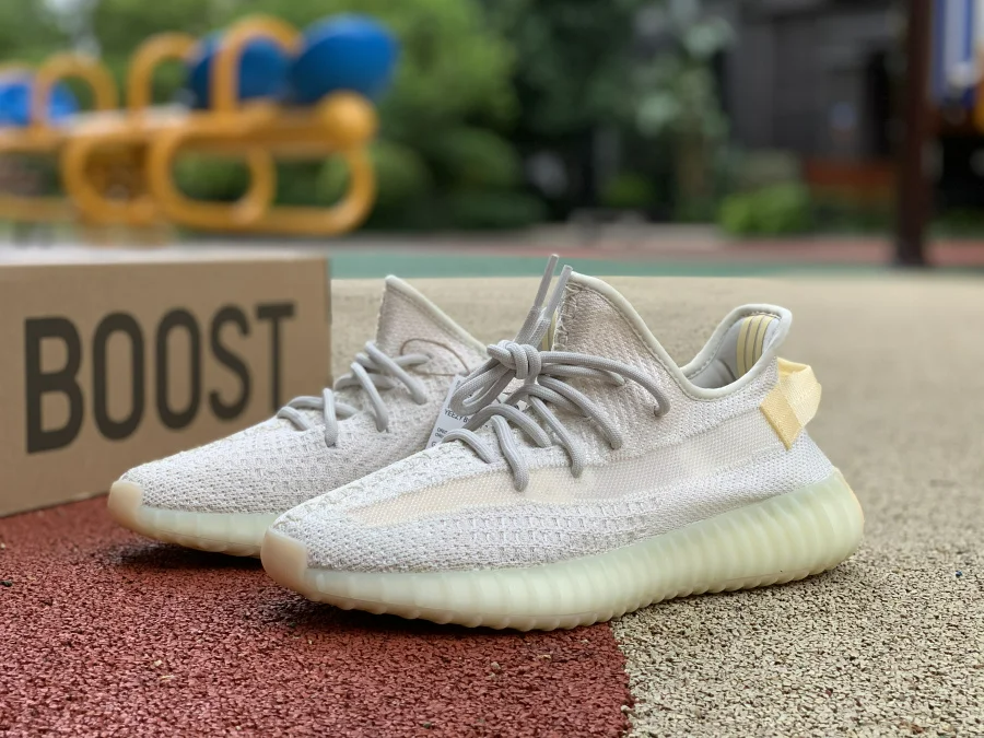 Giày Adidas Yeezy Boost 350 V2 'Light' GY3438 – AUTHENTIC SHOES