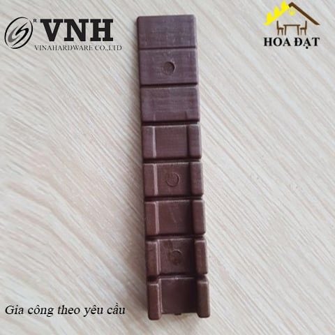 Pat ( Bas) nhựa bậc thang Vinahardware kích thước 20x100mm PB2080-PB2080