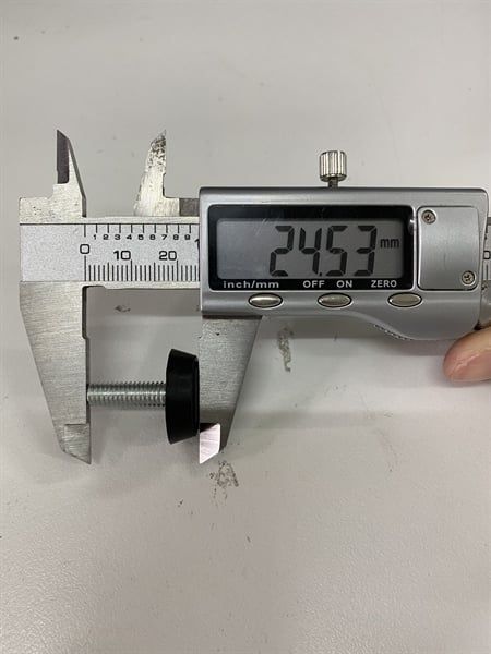 Khuôn chỉnh chân bàn 3 vạch M6 Vinahardware, màu đen - TA620B3