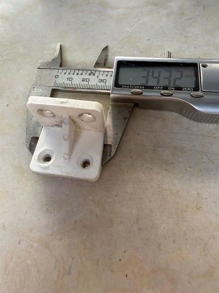 Pat ( Bas) nhựa vuông Vinahardware màu trắng P3035NT-P3035NT