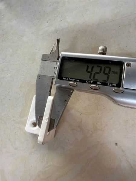 Pat ( Bas) nhựa vuông Vinahardware màu trắng P3035NT-P3035NT