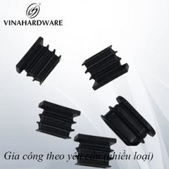 Khuôn nút nhựa chữ nhật Vinahardware kích thước 13x23x0.8 màu đen - VNH132308K