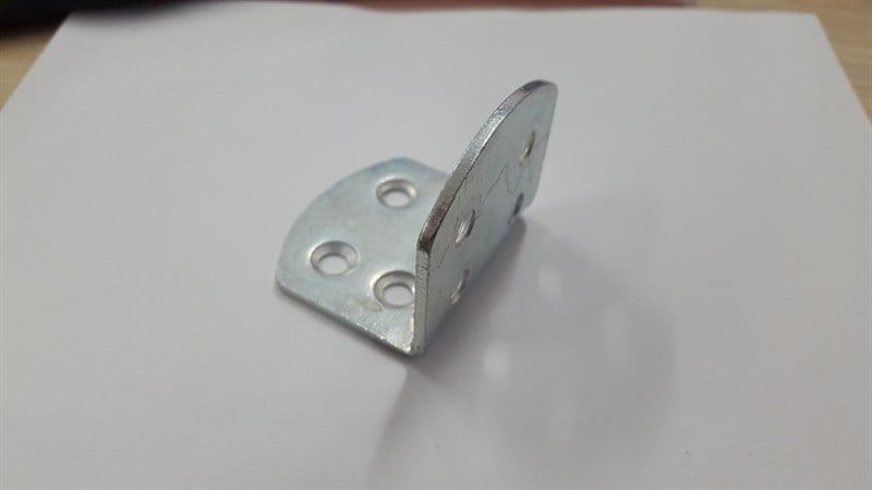 Pat ( Bas) ke vuông 8 lỗ Vinahardware loại 45x40 màu trắng BV4540Z-BV4540Z