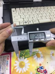 Chỉnh chân bàn 3 vạch màu nâu Vinahardware loại 1/4*25mm, đế nhựa 6x21mm