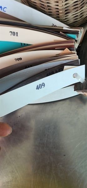 Nẹp chỉ PVC dán cạnh, bản 21 Vinahardware - VNH001B