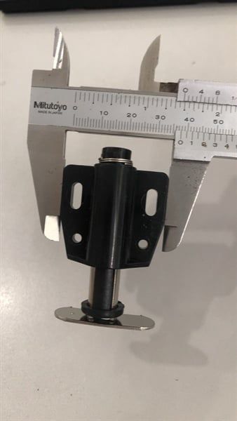 Chốt nhấn mở Vinahardware loại 38x48mm, màu đen - PO6639-PO6639