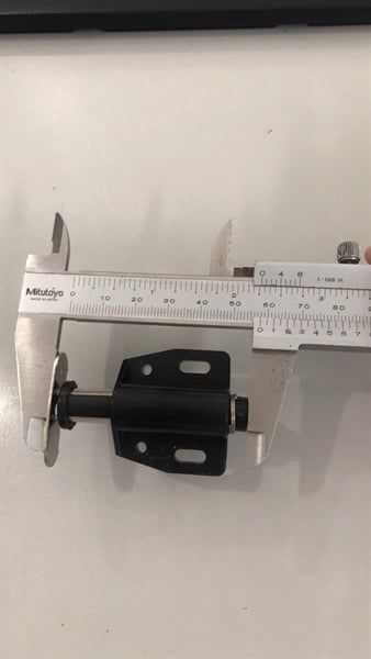 Chốt nhấn mở Vinahardware loại 38x48mm, màu đen - PO6639-PO6639