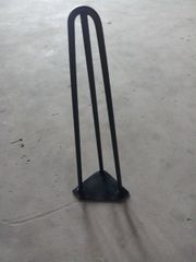 Chân bàn sắt đặc 3 nan Vinahardware, sơn đen, phi 10 x730mm - SP028425