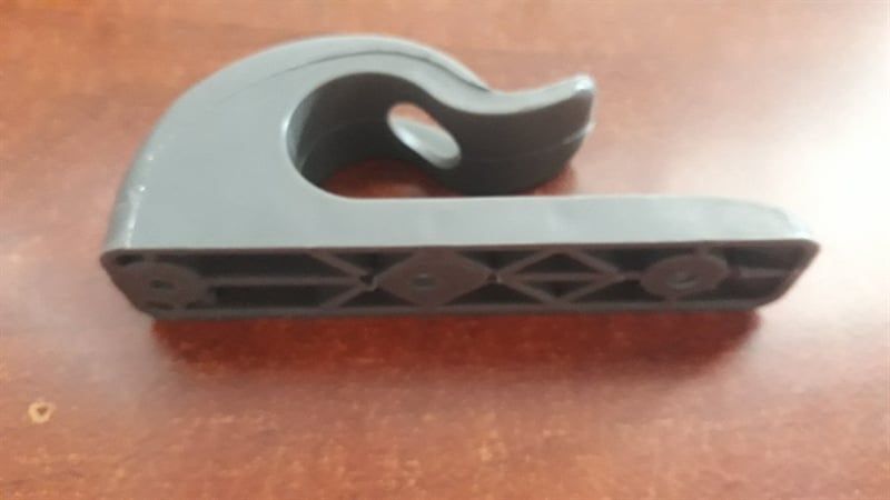 Móc nhựa 3 lỗ màu nâu HP0070 VNH-SP000219