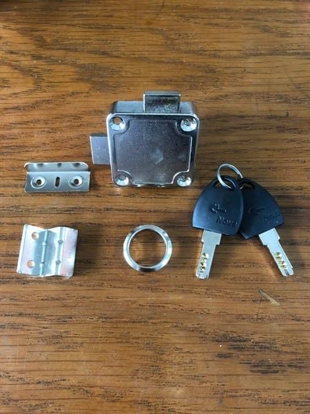 Khóa tủ vuông hai chiều Vinahardware - KT3628