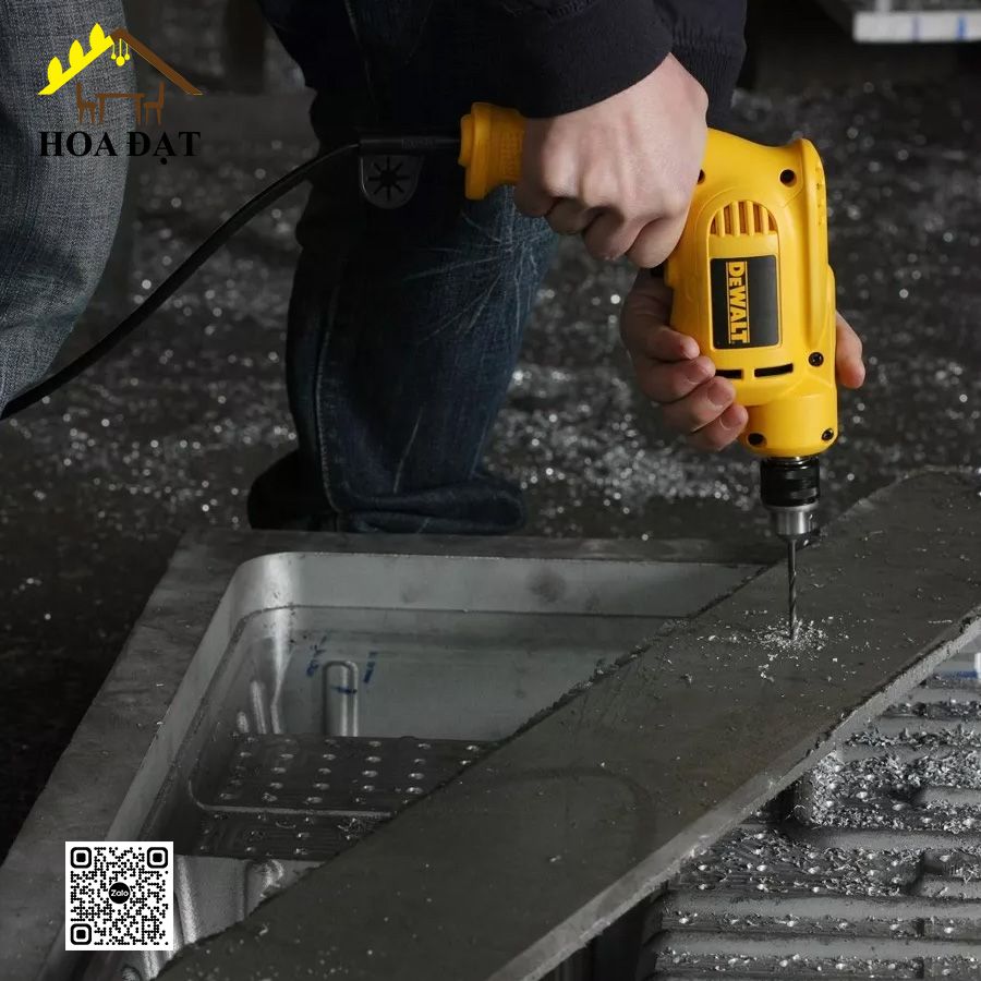 Máy khoan cầm tay 380W-6.5mm Dewalt DWD010-B1