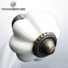 Núm tủ gốm màu trắng trơn Vinahardware, đường kính 34mm, cao 39mm VNH HD0101A-HD0101A