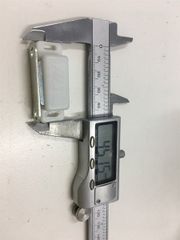 Nam châm cửa lớn trắng Vinahardware M394N15-M394N15