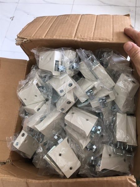 Pat ( Bas) đỡ kệ bếp Vinahardware - USS907Z