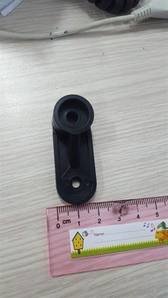 Pat ( Bas) nhựa ovan Vinahardware kích thước 20x52mm lỗ vis 4 , lỗ 6 màu đen BP2052-BP2052