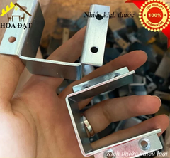 Pat ( bas) sắt giường Vinahardware kích thước 38x44x28mm VNH BB1026W-BB1026W
