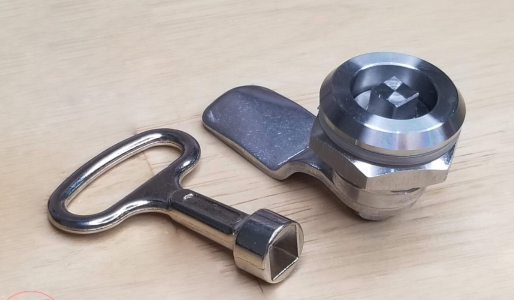 Khóa tủ điện Vinahardware, bas hình lưỡi gà - KT002512