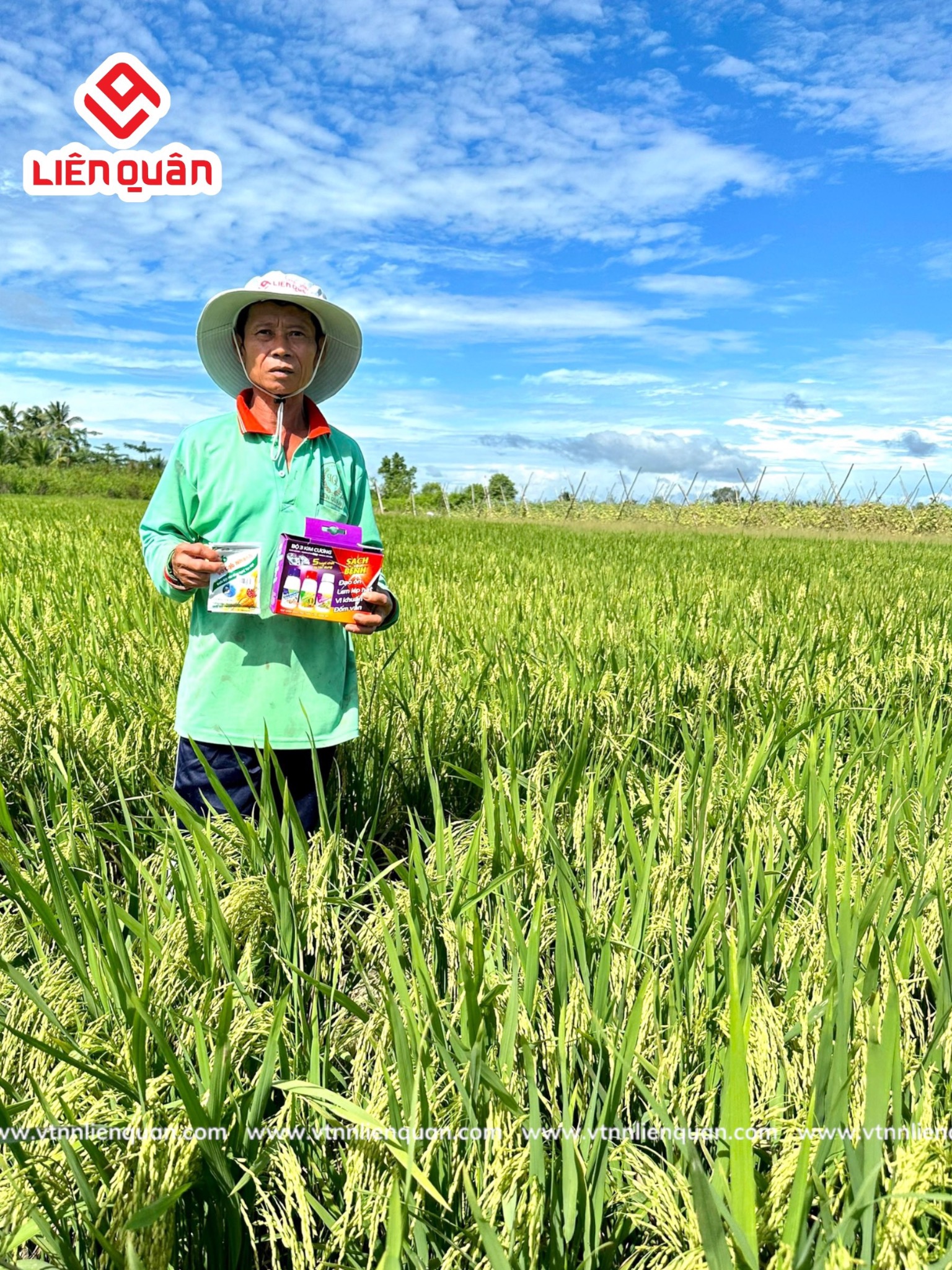 TeamLiênQuân thăm ruộng của chú Tý ở  Phú Tâm - Châu Thành - Sóc Trăng .