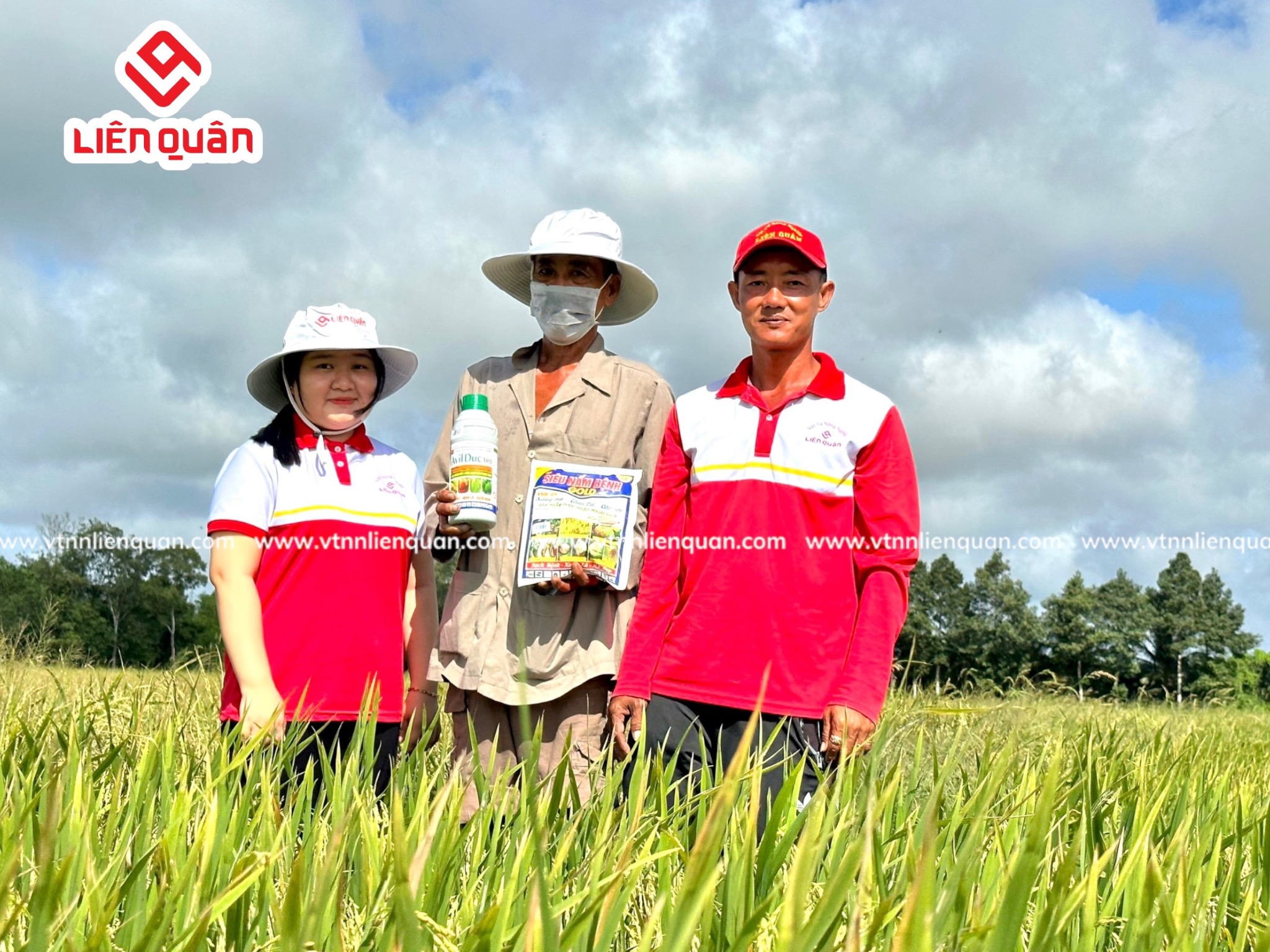 TeamLiênQuân thăm ruộng của Chú Tân ở Phú Tâm - Châu Thành - Sóc Trăng .