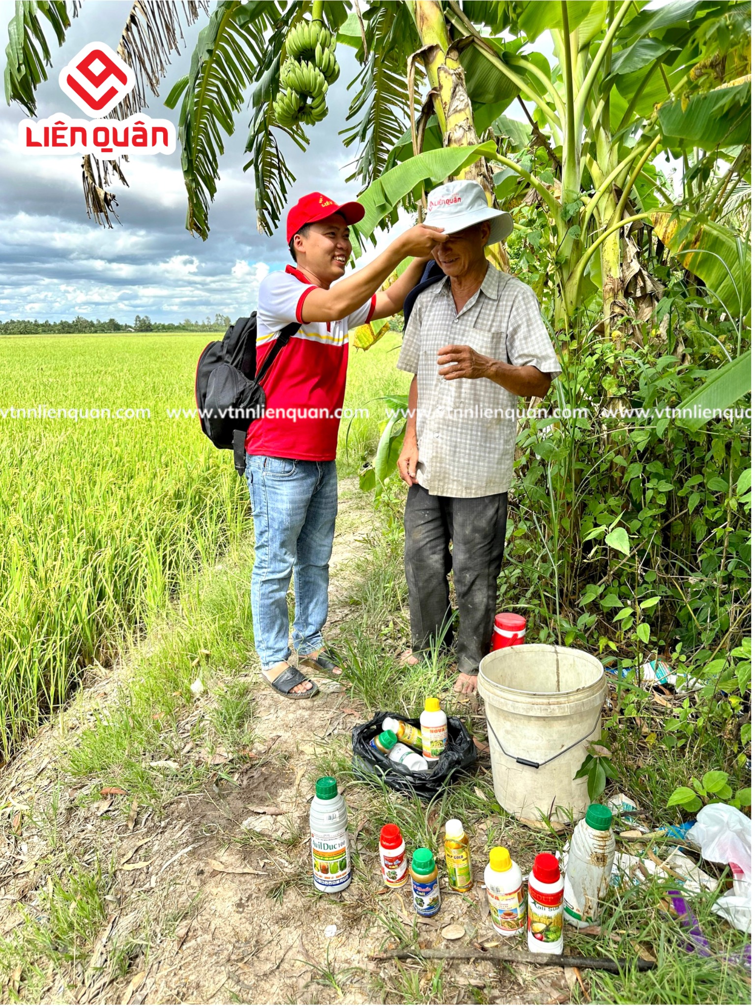 TeamLiênQuân thăm ruộng của Chú Mười Khâm ở Thới An Hội - Kế Sách - Sóc Trăng