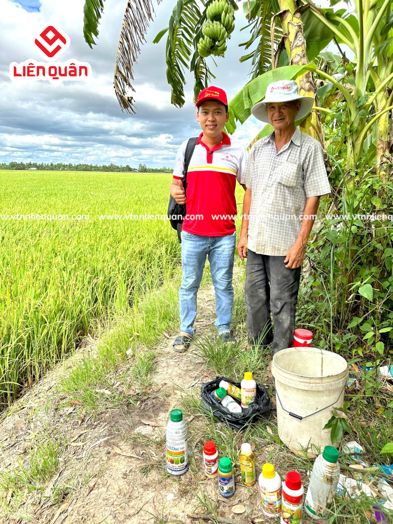 TeamLiênQuân thăm ruộng của Chú Mười Khâm ở Thới An Hội - Kế Sách - Sóc Trăng