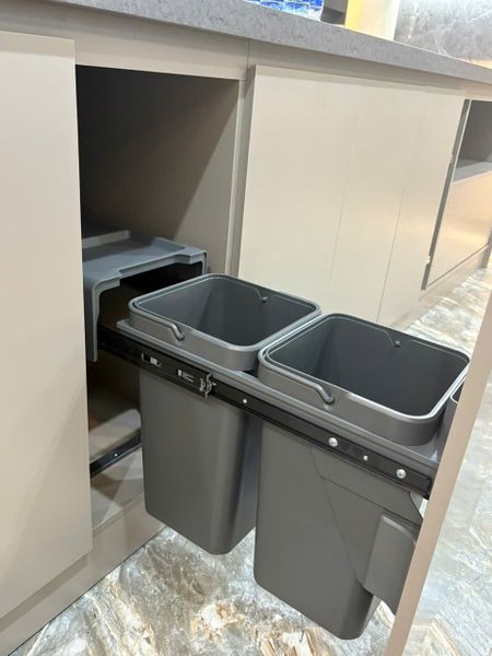 Thùng rác đôi cánh kéo âm tủ Grandx Waste Bin XW.D30M