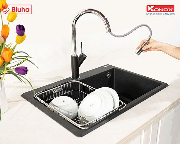 Vòi rửa bát rút dây Ponte Black