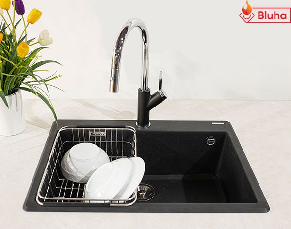 Vòi rửa bát rút dây Ponte Black