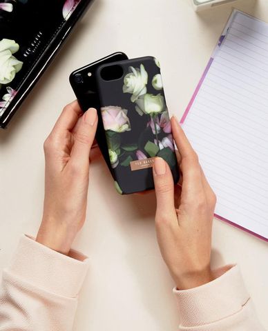  TED BAKER - Ốp lưng nữ họa tiết hoa hồng Earlee 