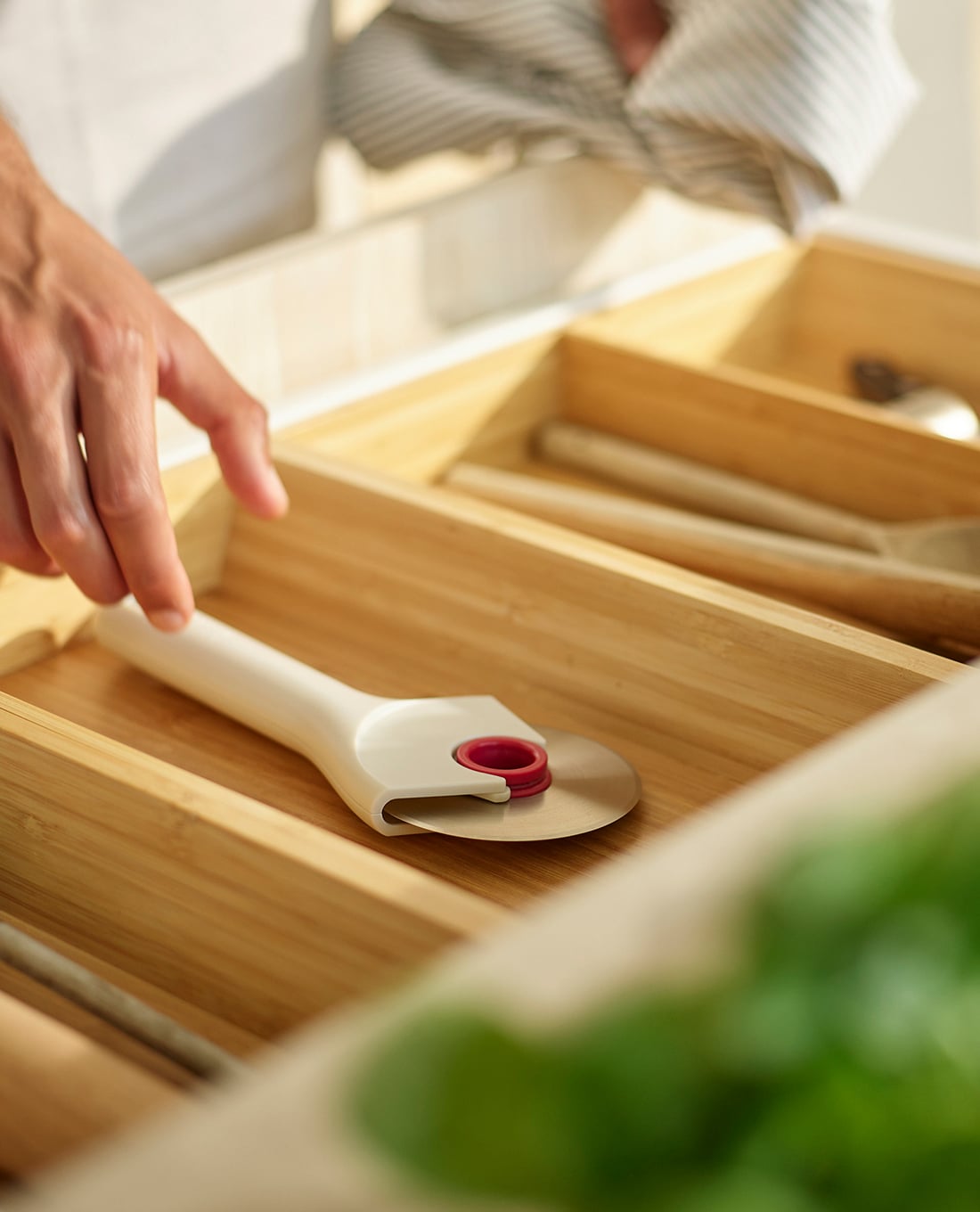 JOSEPH JOSEPH - Dụng cụ cắt bánh Pizza lưỡi dao inox 304