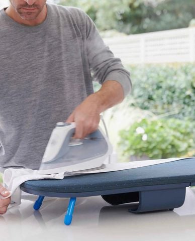  JOSEPH JOSEPH - Bàn để ủi quần áo gấp gọn tiện lợi 