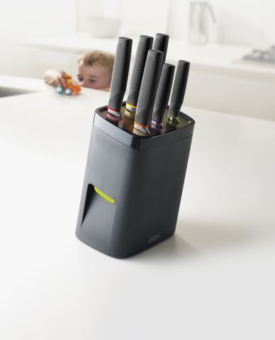  JOSEPH JOSEPH - Bộ dao 6 món kèm giá đỡ có khóa Lockblock™ Elevate™ 