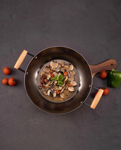  LA GOURMET - Chảo gang lòng sâu hai tay cầm Nitrigan 36cm 