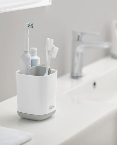  JOSEPH JOSEPH - Hộp đựng bàn chải nhỏ gọn tiện dụng 