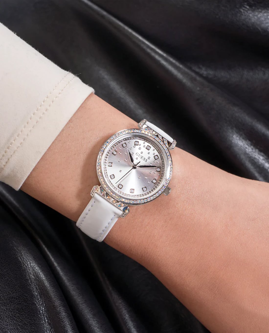 GUESS - Đồng hồ nữ Enchantment 32mm