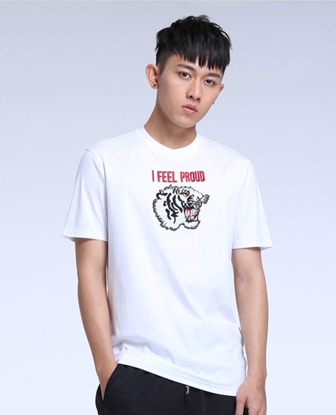 TRENDIANO - Áo thun nam cổ tròn tay ngắn thêu chữ 