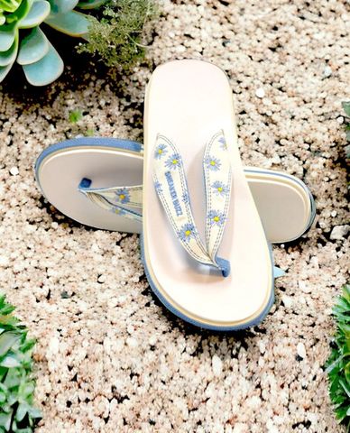  SNEAKERBUZZ - Dép kẹp nữ Y Strap Daisy 