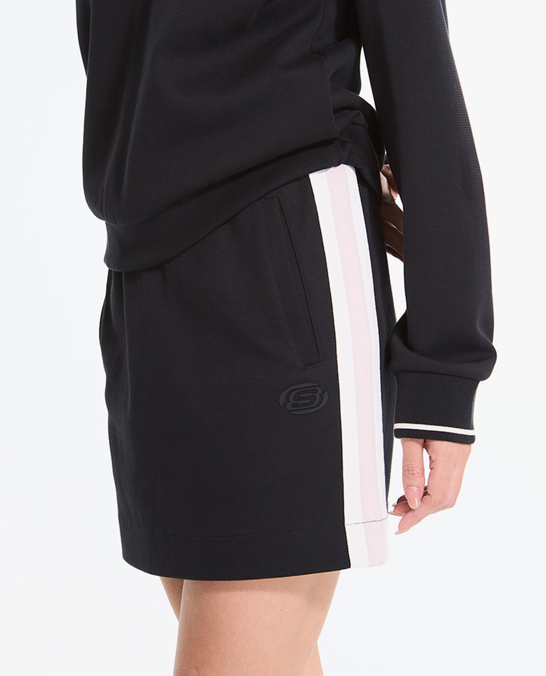 SKECHERS - Chân váy thể thao mini năng động