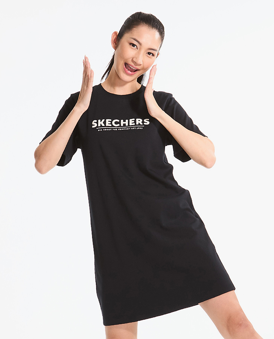 SKECHERS - Đầm polo mini cổ tròn Academia Iconic