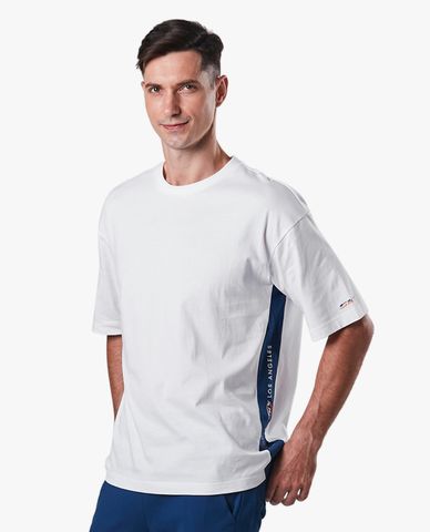  SKECHERS - Áo thun unisex cổ tròn tay ngắn hiện đại 