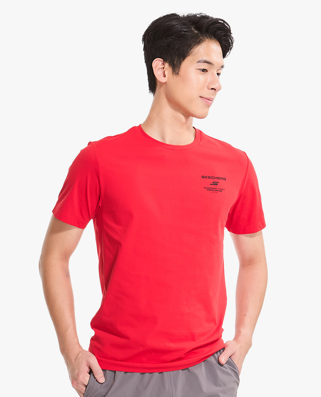 SKECHERS - Áo thun thể thao nam cổ tròn hiện đại