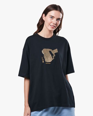  SKECHERS - Áo thun unisex ngắn tay phom suông Pokémon 