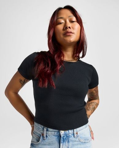  CONVERSE - Áo croptop nữ cổ tròn tay ngắn Ribbed Slim 