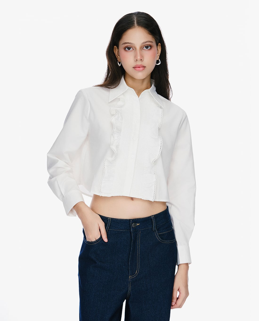 GIGI - Áo sơ mi nữ croptop cổ bẻ tay dài phối bèo