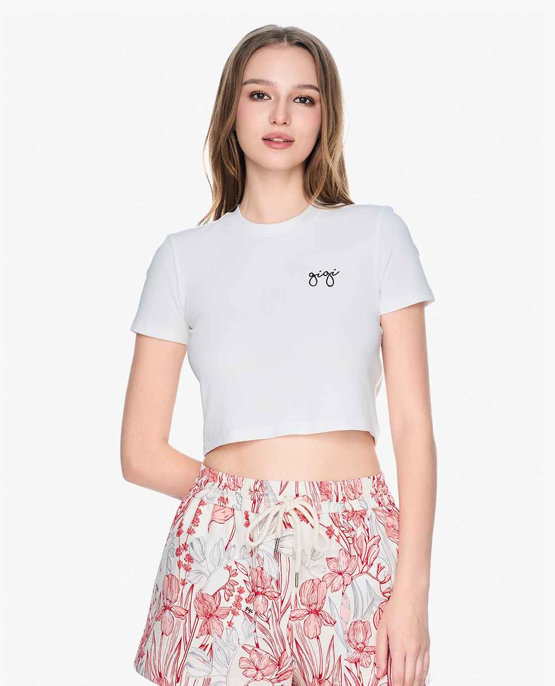 GIGI - Áo croptop nữ cổ tròn tay ngắn phối logo