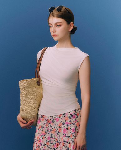  GIGI - Áo kiểu cổ thuyền phom ôm xếp nếp nữ tính 