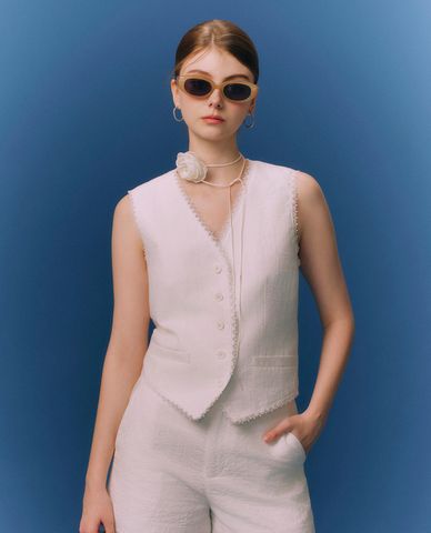  GIGI - Áo khoác gilet cổ V sát nách trẻ trung 